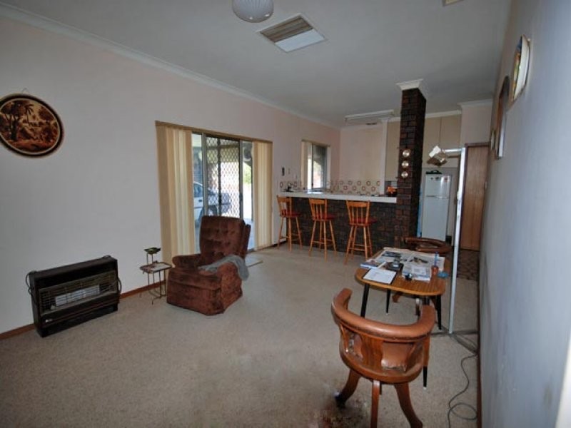 2 Hough Street, Narrogin WA 6312