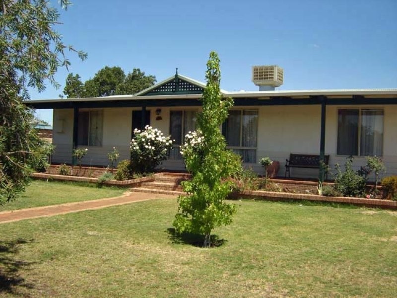 7 Dellar Street, Narrogin WA 6312