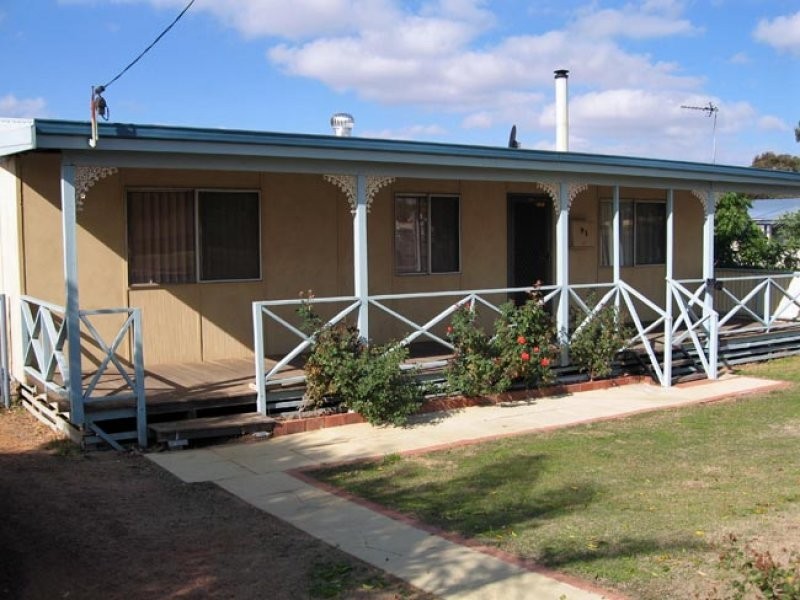 91 Narrakine Road, Narrogin WA 6312
