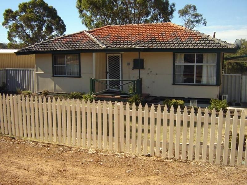 56 Hough Street, Narrogin WA 6312