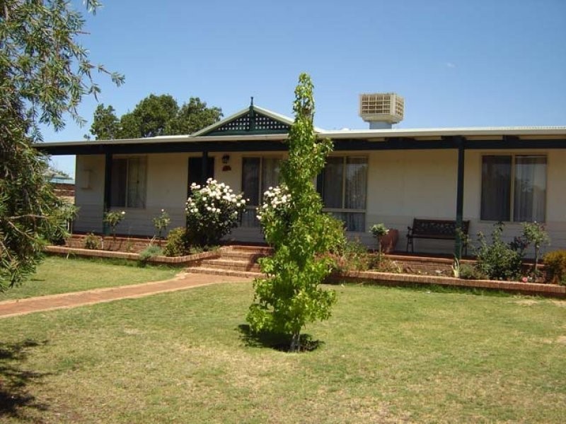 7 Dellar Street, Narrogin WA 6312