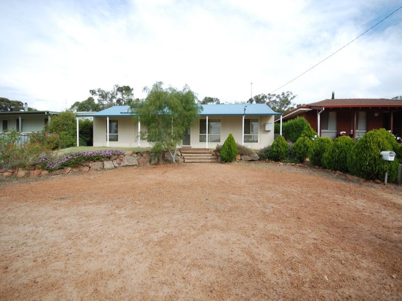 55 Hough Street, Narrogin WA 6312