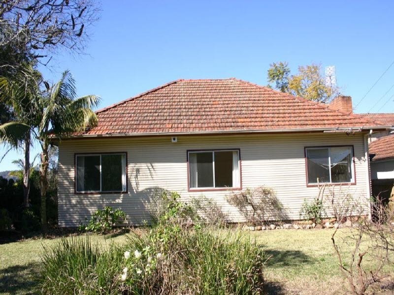 21 Caroline Street, East Gosford NSW 2250