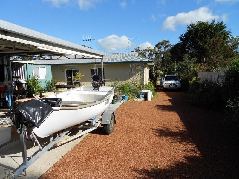 12 Scaddan Street, Redmond WA 6327