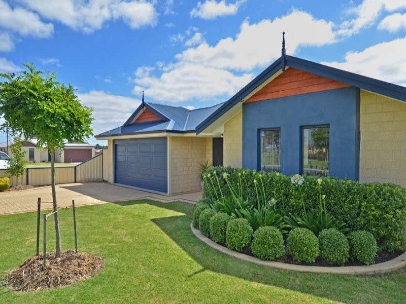 28 Ethereal Drive, Mckail WA 6330
