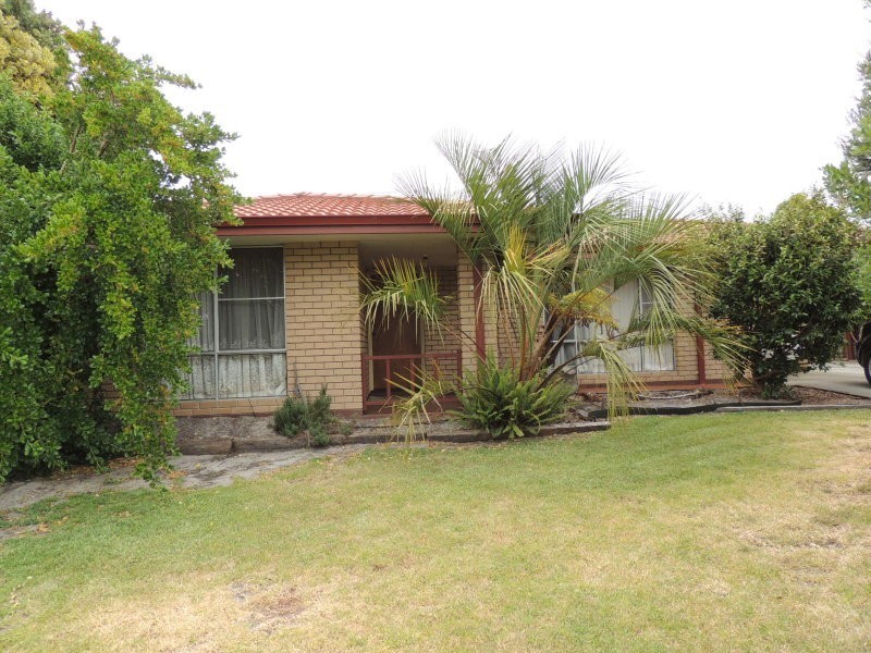 5 Sierra Crescent, Orana WA 6330