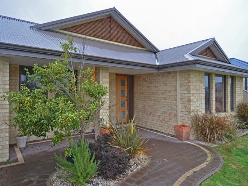 24 Ethereal Drive, Mckail WA 6330