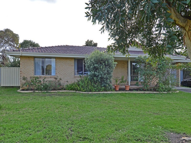 4 Minor Road, Orana WA 6330