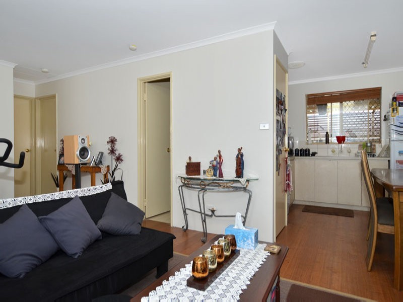 2/81 Chester Pass Road, Orana WA 6330