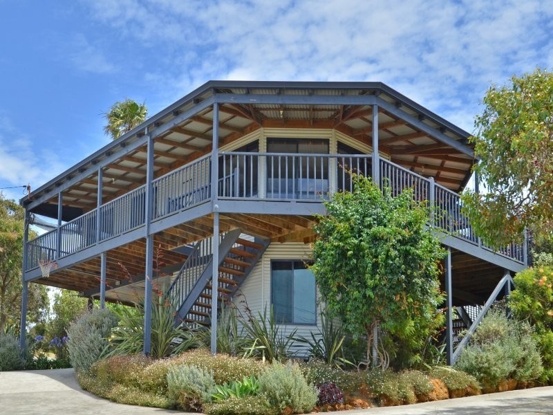 8B Beauchamp Street, Mira Mar WA 6330