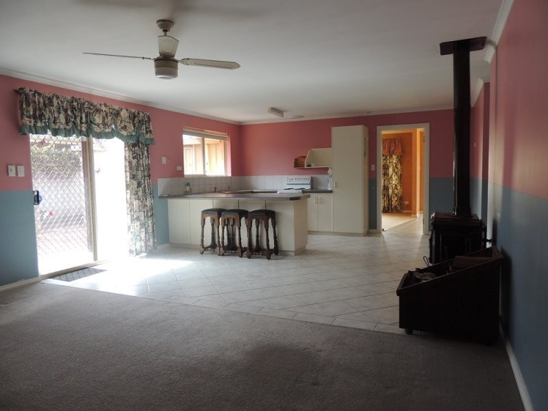 7 Vivian Crescent, Lockyer WA 6330