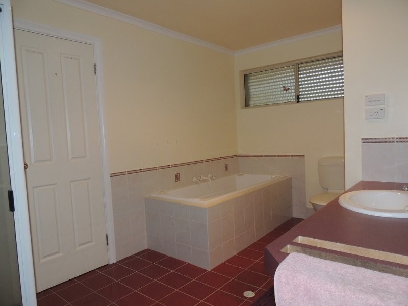 7 Vivian Crescent, Lockyer WA 6330