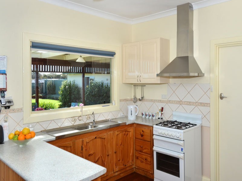 16 Abercorn Street, Orana WA 6330