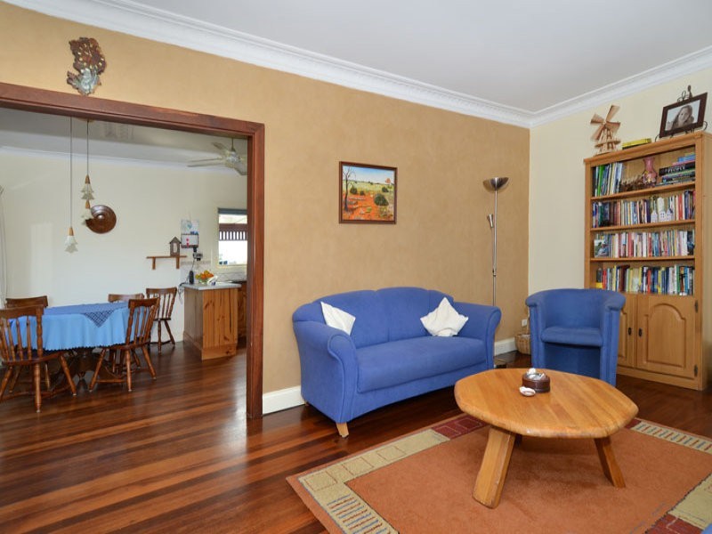 16 Abercorn Street, Orana WA 6330