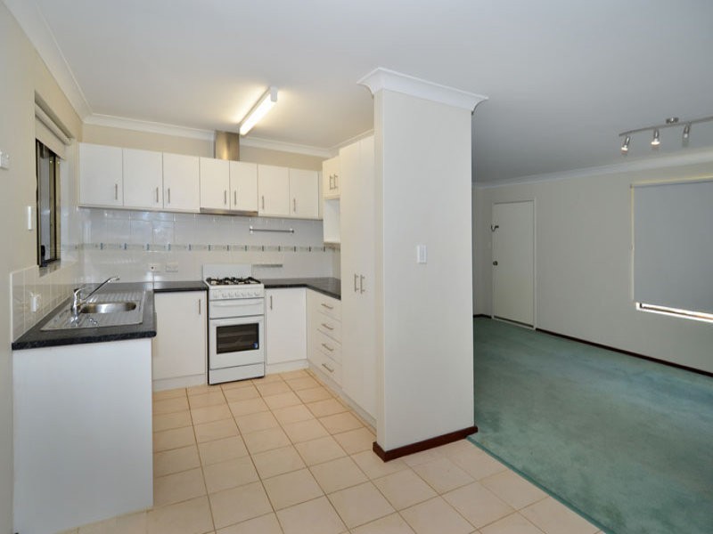 62 Sierra Crescent, Orana WA 6330