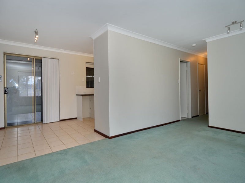 62 Sierra Crescent, Orana WA 6330