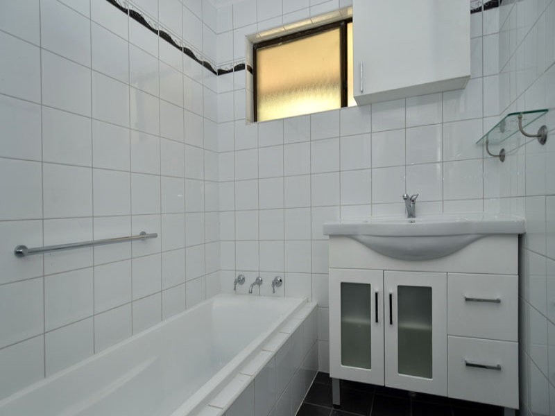 62 Sierra Crescent, Orana WA 6330