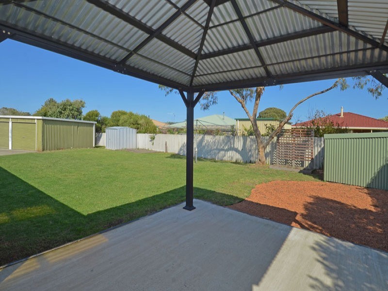 62 Sierra Crescent, Orana WA 6330