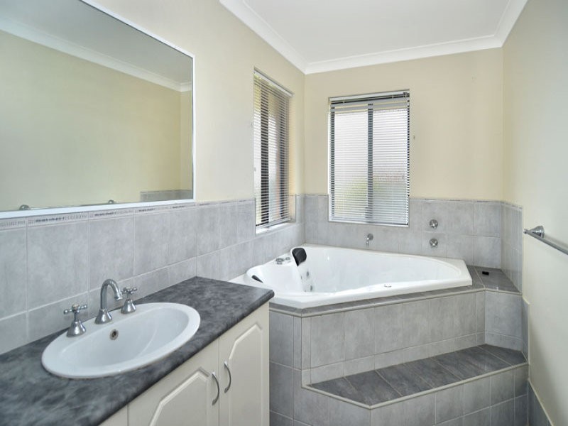 106 Randell Crescent, Warrenup WA 6330