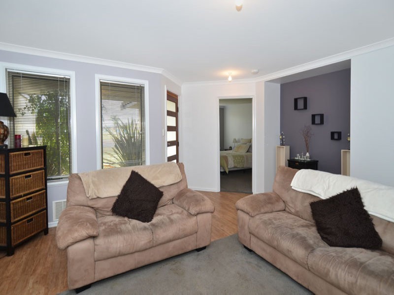 17  Moon Parade, Mckail WA 6330