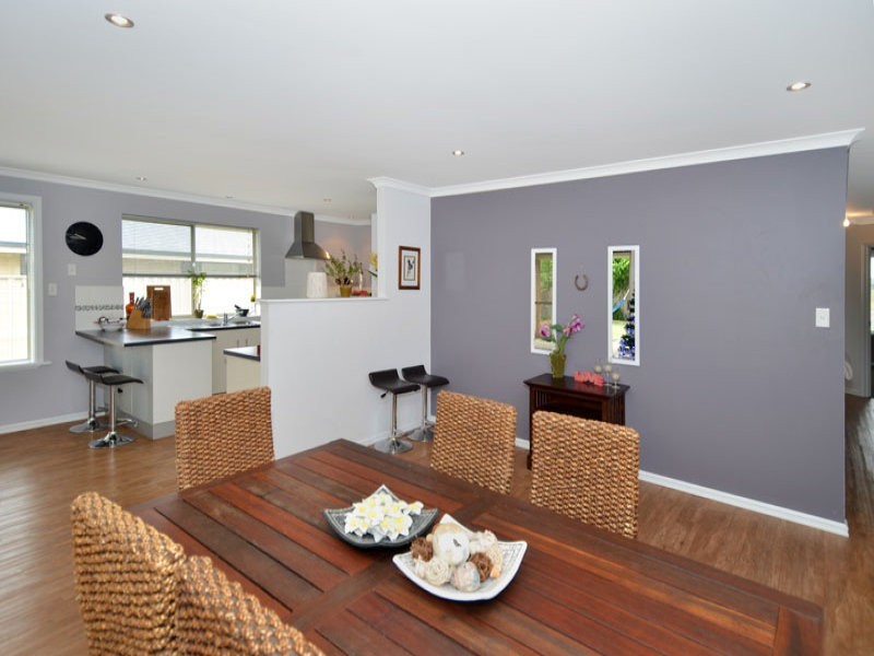 17  Moon Parade, Mckail WA 6330