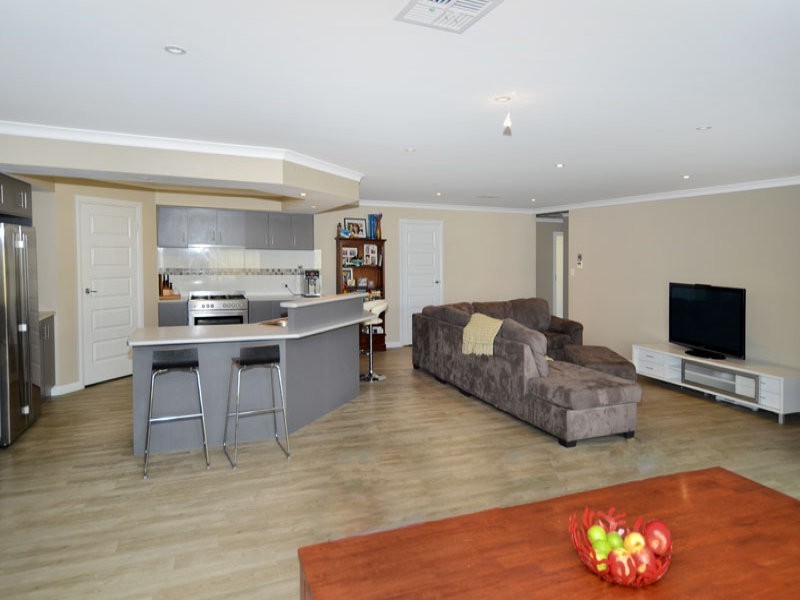 4 Milky Way, Mckail WA 6330