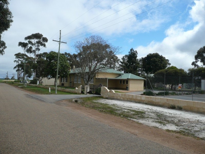 Lot 727 Sixth Avenue, Kendenup WA 6323