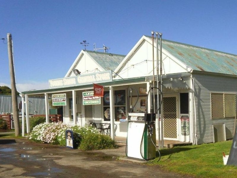 Youngs Siding General Store, 17-19 Station Street, Youngs Siding, Albany WA 6330