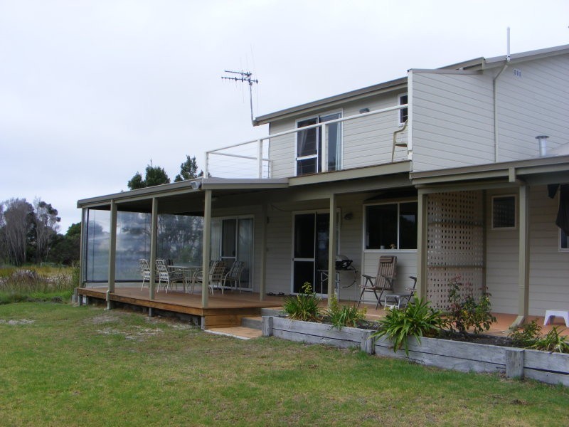 83 Bayview Drive, Little Grove WA 6330