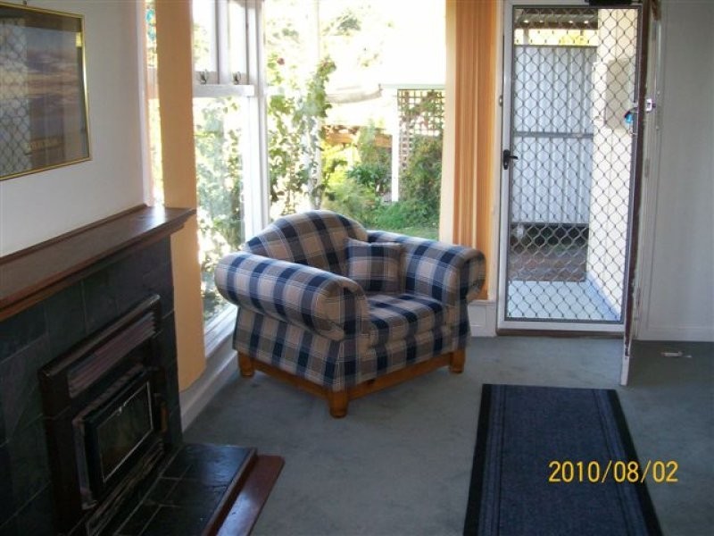 82 Bayview Drive, Little Grove WA 6330