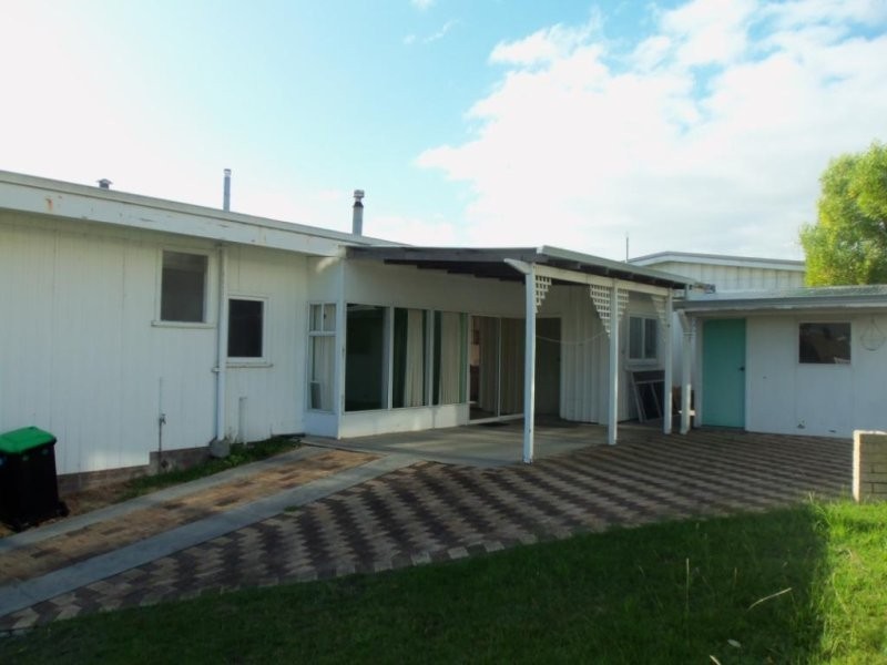 A, 71 Wylie Crescent, Middleton Beach WA 6330