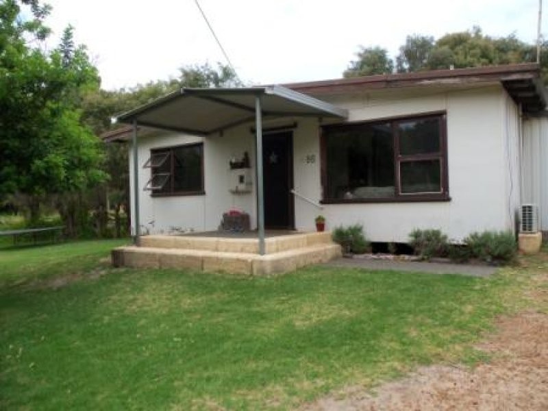 86 Bayview Drive, Little Grove WA 6330