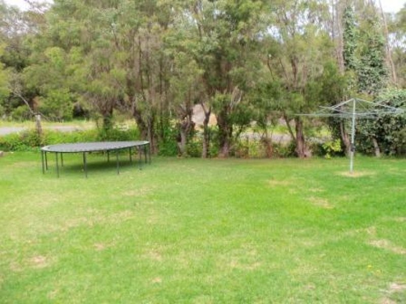 86 Bayview Drive, Little Grove WA 6330