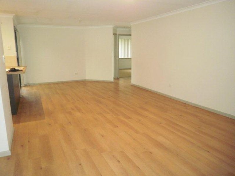 4 Spring Street, Little Grove WA 6330