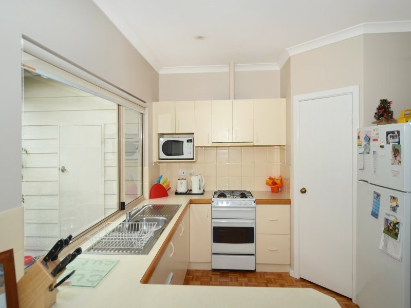 424 Robinson Rd, Robinson WA 6330