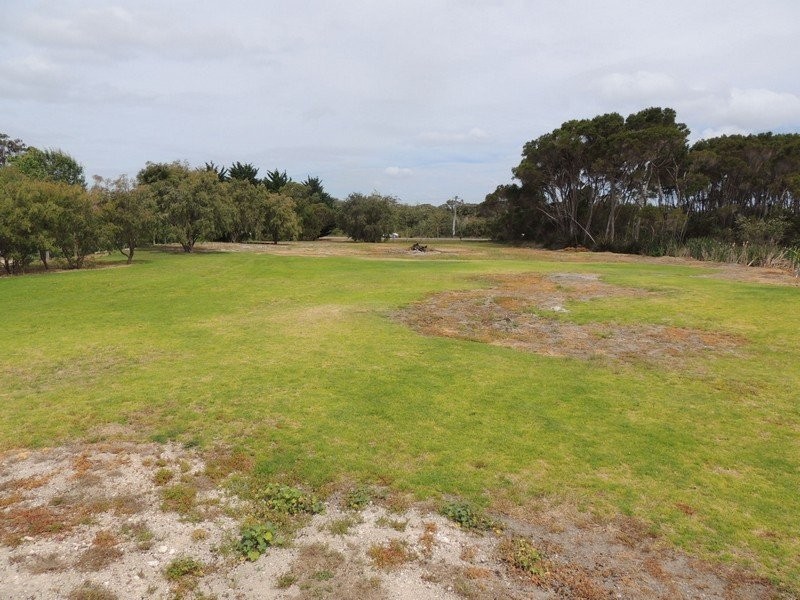 273 Emu Point Drive, Collingwood Park WA 6330