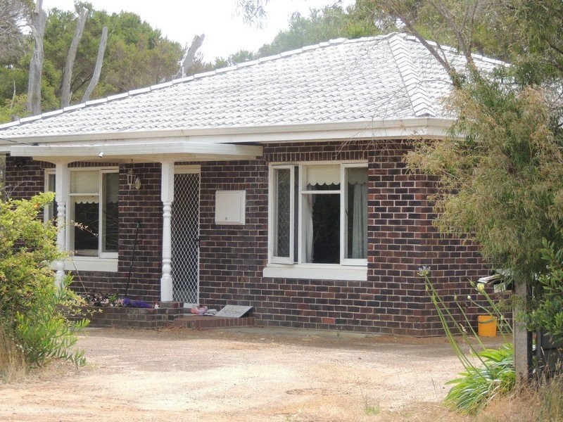 273 Emu Point Drive, Collingwood Park WA 6330