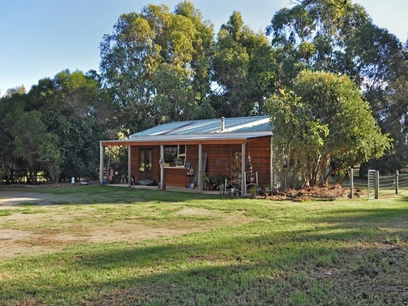 30 Henderson Road, Mckail WA 6330