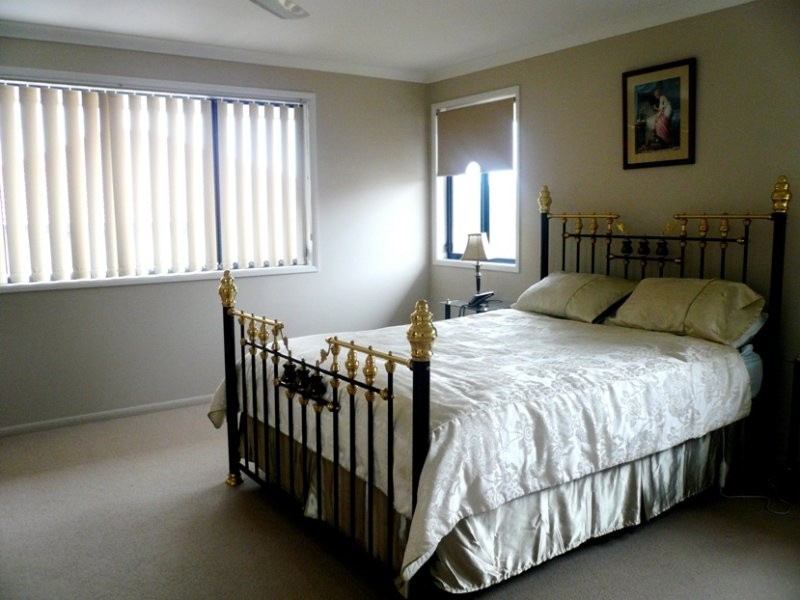 6 Sunbeam Court, Eatons Hill QLD 4037