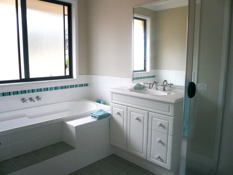 6 Sunbeam Court, Eatons Hill QLD 4037