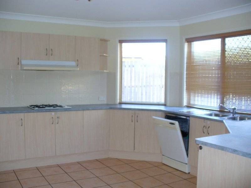 33 Cowrie Pde, Albany Creek QLD 4035