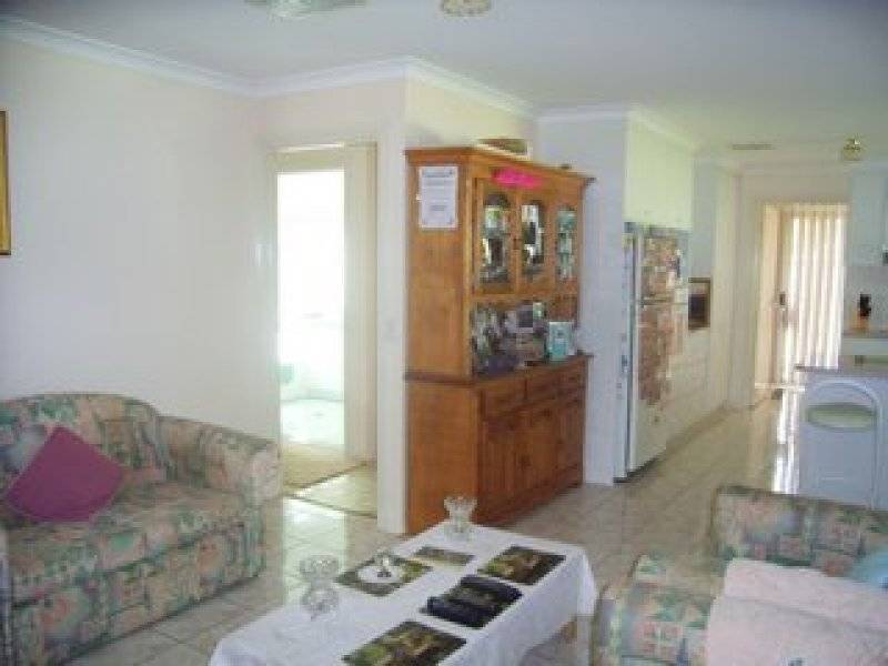 154-156 Golf Club Dr, Howlong NSW 2643