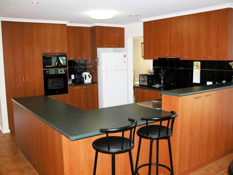 663 Pearsall St, Lavington NSW 2641