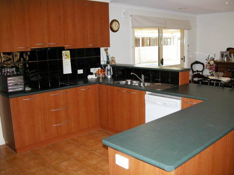 663 Pearsall St, Lavington NSW 2641