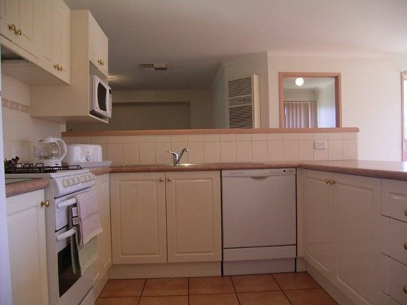 1/287 Warren Street, Lavington NSW 2641