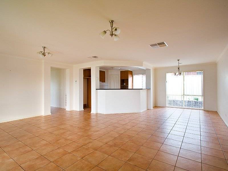 10 Newton Circuit, Thurgoona NSW 2640