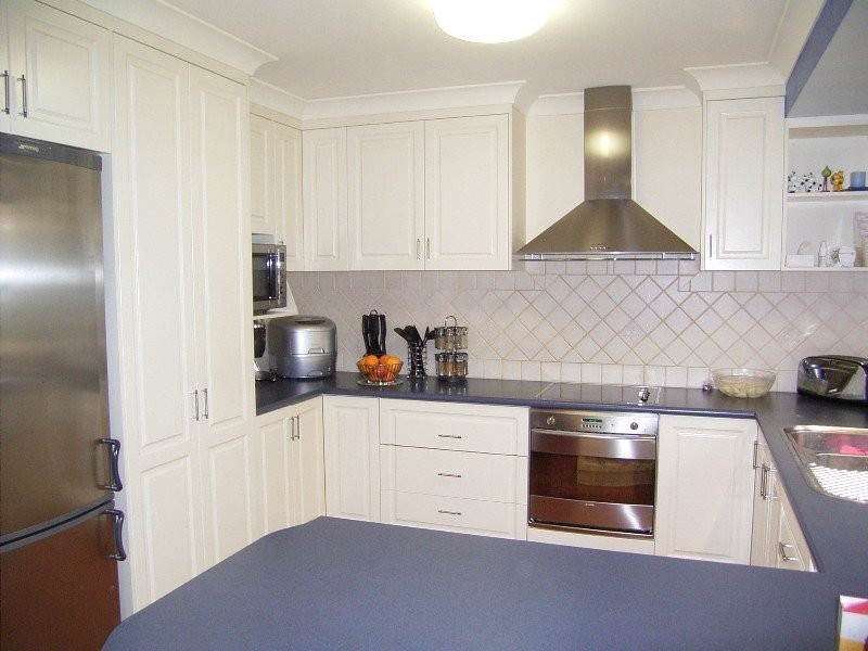 43 Saville Ave, Lavington NSW 2641