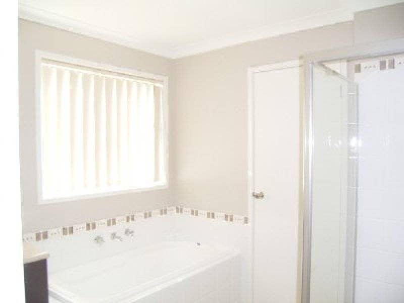 10B Sugargum Rd, Thurgoona NSW 2640