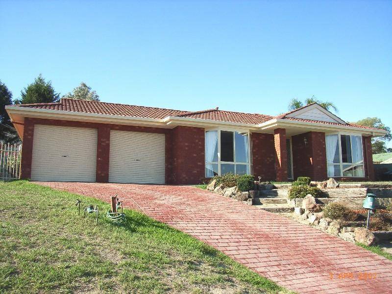 4 Dirru Court, Lavington NSW 2641