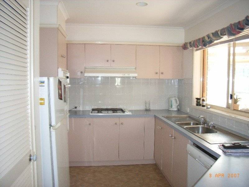 4 Dirru Court, Lavington NSW 2641